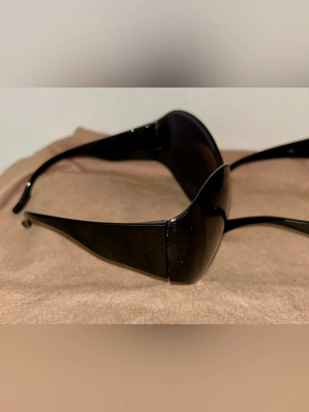 Women’s Lot of 4 Vintage Y2K Sunglasses.  No branding.  Just cool!